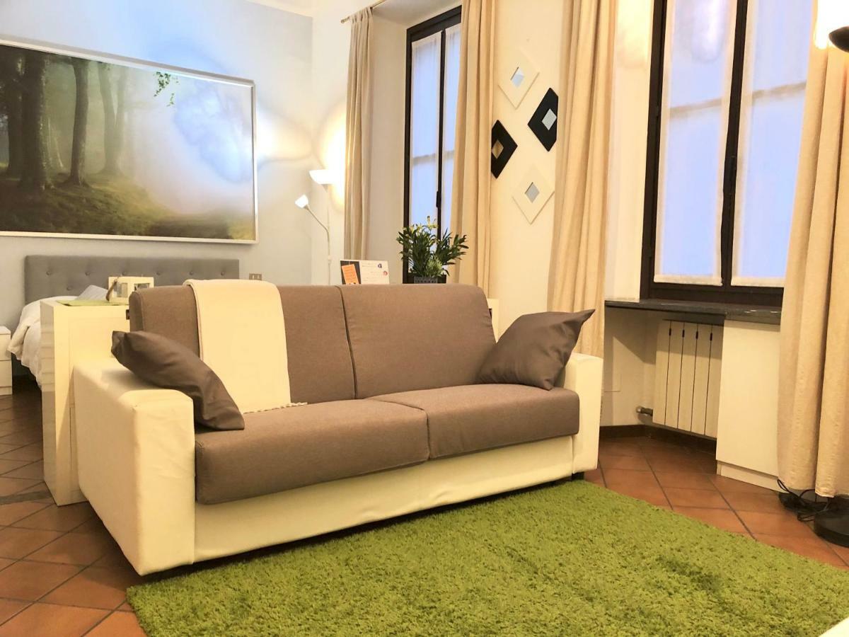 Large Studio Isola Apartment Milan Bagian luar foto