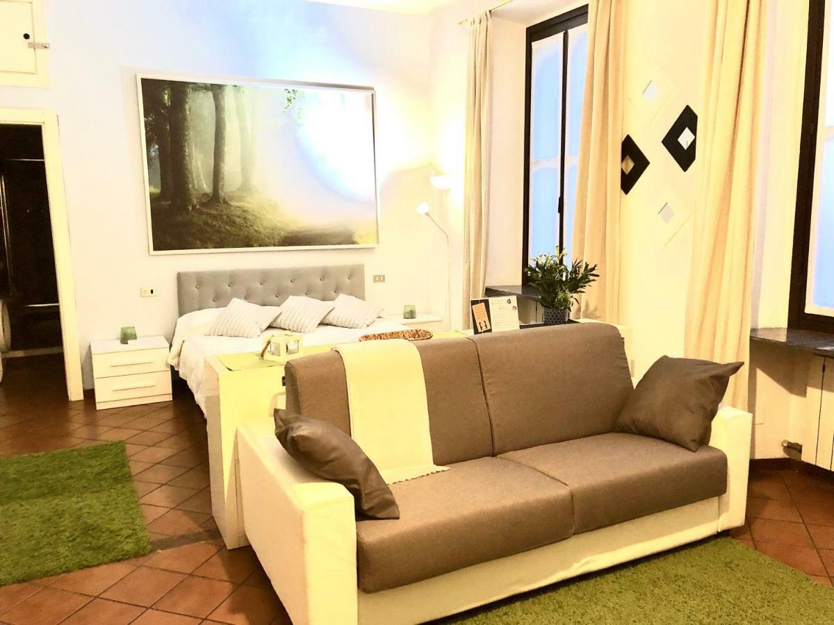 Large Studio Isola Apartment Milan Bagian luar foto