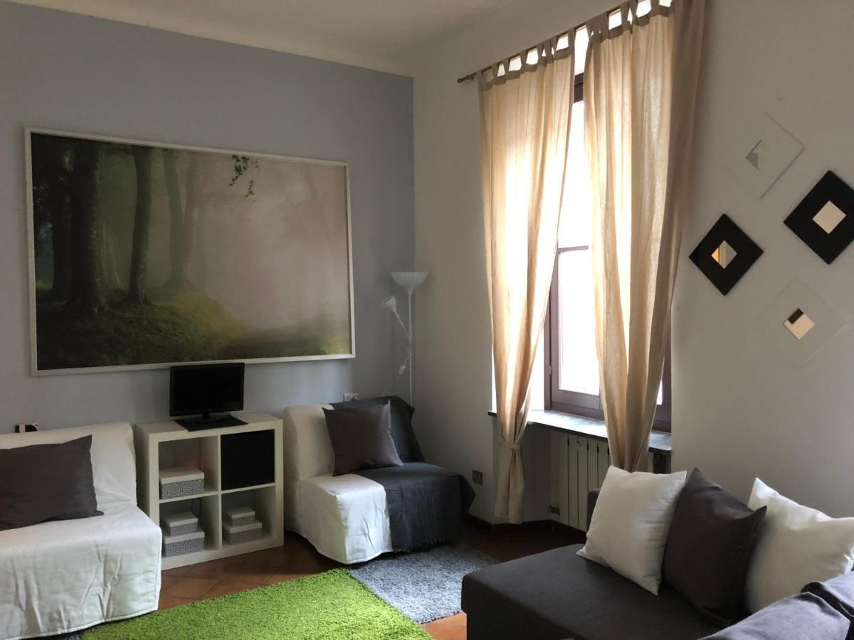 Large Studio Isola Apartment Milan Bagian luar foto